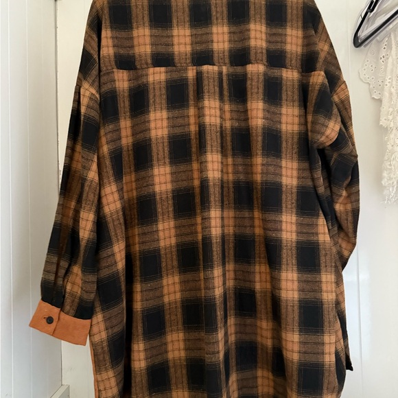 Work 1 time oversized button down - Picture 2 of 4